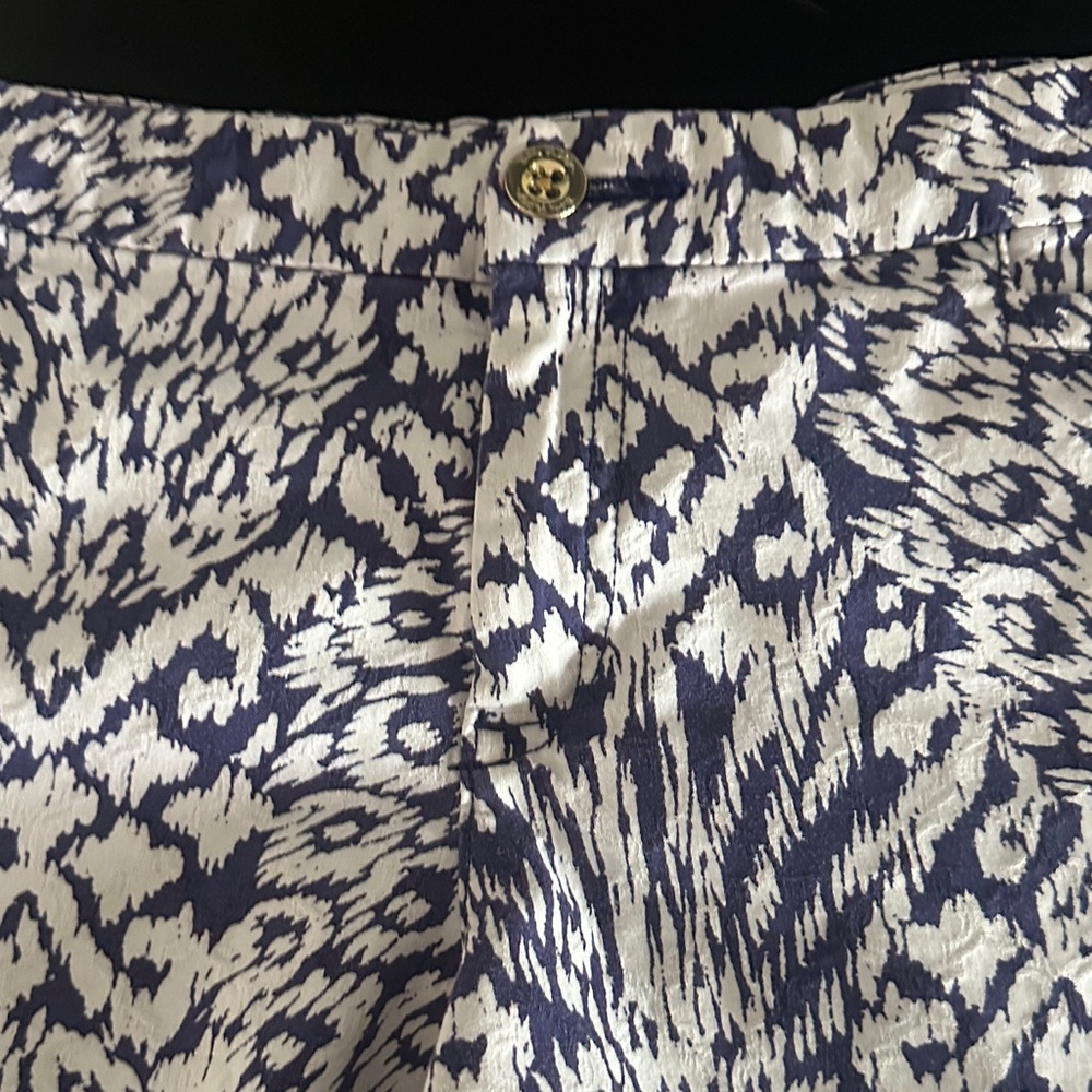 Lilly Pulitzer Blue  and White Patterned Fabric Shorts